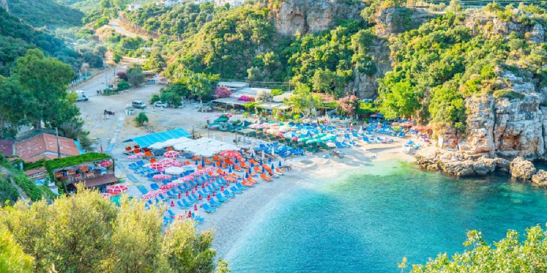 Yaz sıcaklığının sonbaharla buluştuğu adres! Sabah deniz, akşam yürüyüş keyfi: Kasım tatili burada ayrı güzel! 1